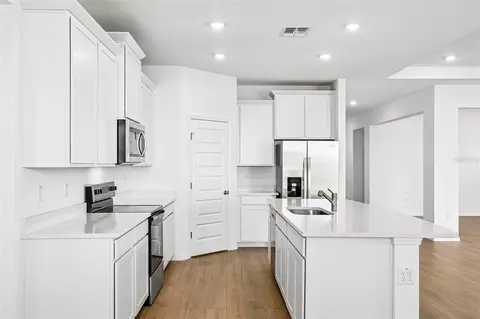 Kitchen - 2265 Hamden Way, Mount Dora, FL 32757 photo 6 of 8