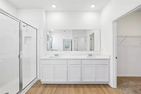Bath - 2265 Hamden Way, Mount Dora, FL 32757 photo 2 of 4