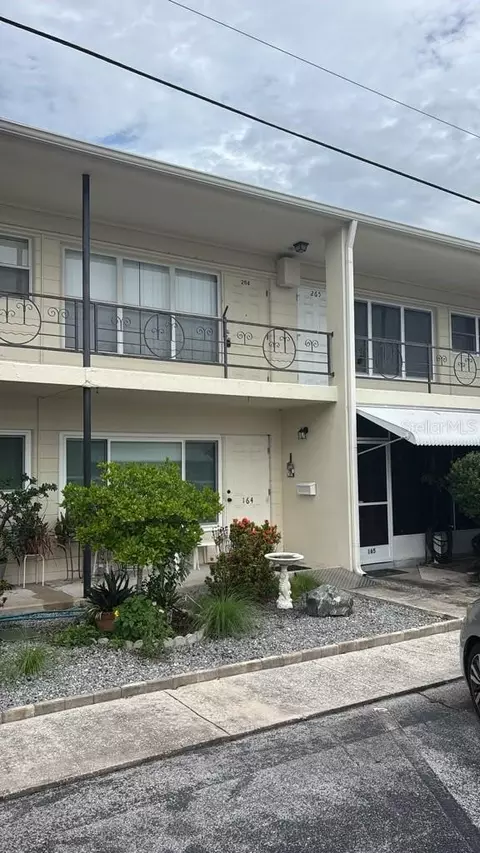 4032 57th St N #264, Kenneth City, FL 33709