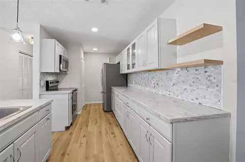 Kitchen - 254 Oleander Pl, Ormond Beach, FL 32174 photo 2 of 3