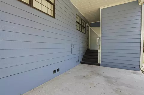 Exterior - 254 Oleander Pl, Ormond Beach, FL 32174 photo 5 of 7