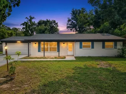 605 Williamsburg Dr, Daytona Beach, FL 32117