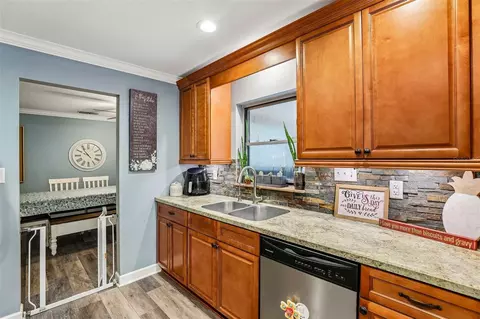 Kitchen - 580 Heather Ct, Bartow, FL 33830 photo 2 of 3