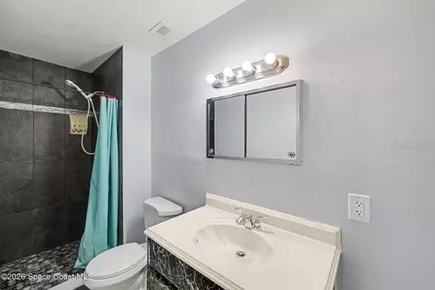 Bath - 2292 Lakeview Dr, Melbourne, FL 32935 photo 1 of 2