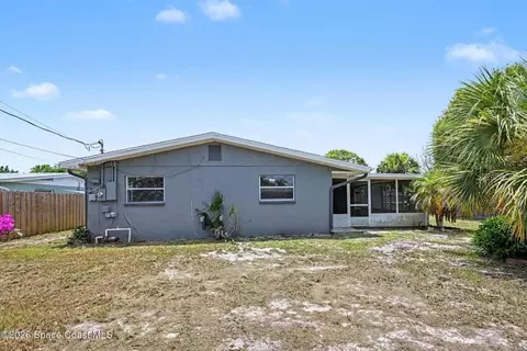Exterior - 2292 Lakeview Dr, Melbourne, FL 32935 photo 2 of 3