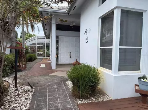 173 Orange Tree Dr, Atlantis, FL 33462