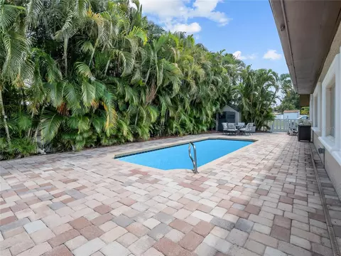 Exterior - 14331 Apache Ave, Largo, FL 33774 photo 6 of 7