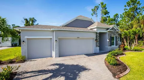 Exterior - 1421 Meredith Dr, Spring Hill, FL 34608 photo 3 of 4
