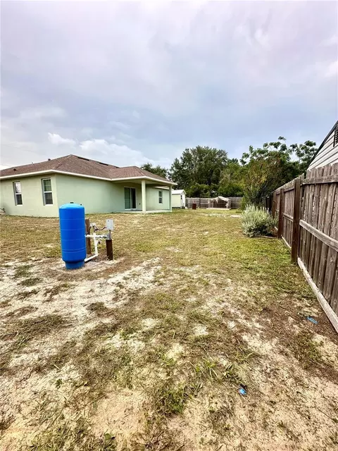 Exterior - 40320 W 2nd Ave, Umatilla, FL 32784 photo 2 of 3