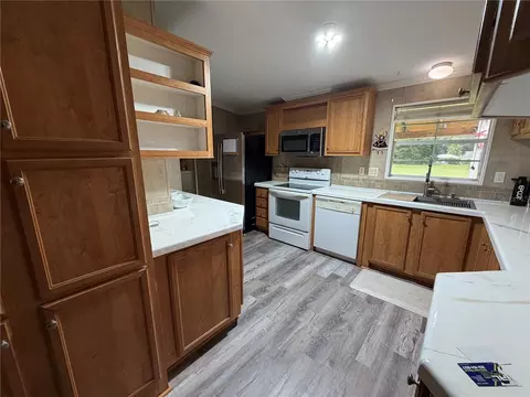 Kitchen - 7830 SW 19th Pl, Ocala, FL 34481 photo 2 of 3