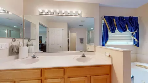 Bath - 2108 Ancient Oak Dr, Ocoee, FL 34761 photo 4 of 6