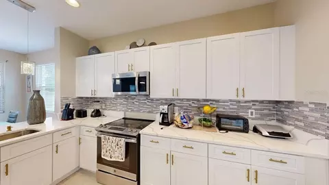 Kitchen - 2108 Ancient Oak Dr, Ocoee, FL 34761 photo 4 of 5