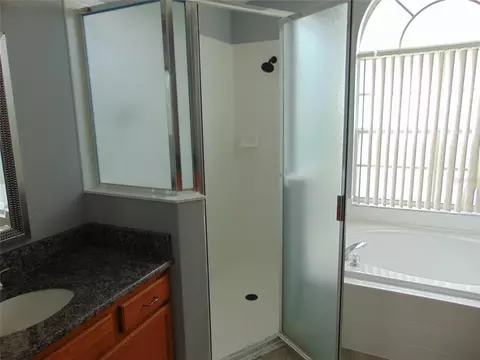 Bath - 3126 Samosa Hill Cir, Clermont, FL 34714 photo 4 of 8
