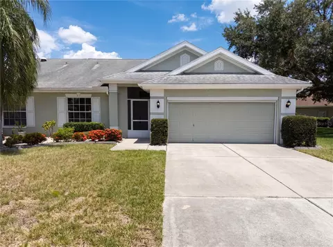 923 Oxford Park Dr #81, Sun City Center, FL 33573