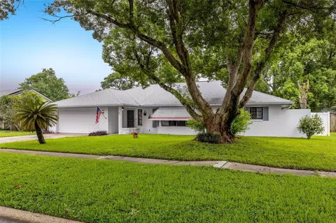 521 Fernwood Dr, Altamonte Springs, FL 32701