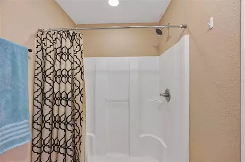 Bath - 38 Juniper Loop Ct, Ocala, FL 34480 photo 1 of 3