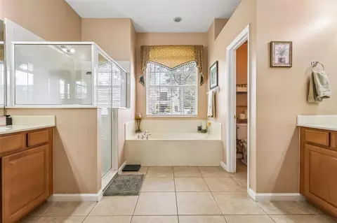 Bath - 84 Braelock Dr, Ocoee, FL 34761 photo 1 of 2