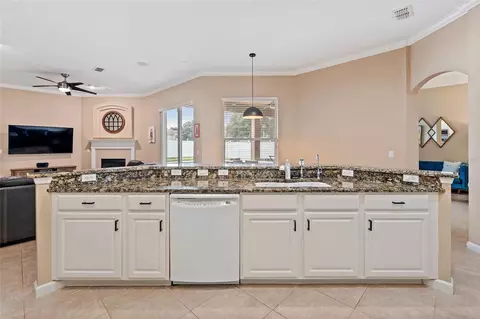 Kitchen - 197 Braelock Dr, Ocoee, FL 34761 photo 3 of 4