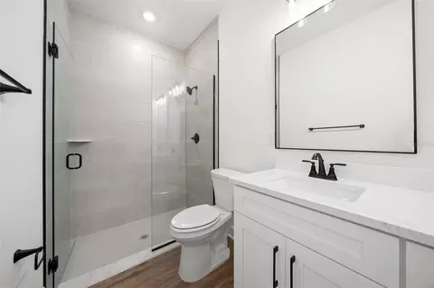 Bath - 10153 Lynnhaven Rd, Spring Hill, FL 34608 photo 5 of 7