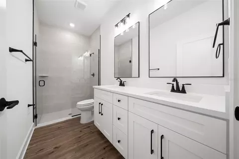 Bath - 10153 Lynnhaven Rd, Spring Hill, FL 34608 photo 6 of 7