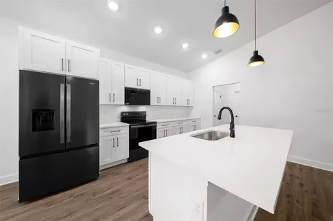 Kitchen - 10153 Lynnhaven Rd, Spring Hill, FL 34608 photo 3 of 5