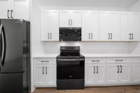 Kitchen - 10153 Lynnhaven Rd, Spring Hill, FL 34608 photo 4 of 5