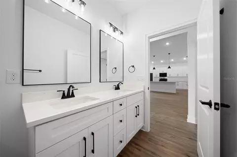 Bath - 10153 Lynnhaven Rd, Spring Hill, FL 34608 photo 3 of 7