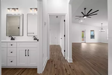 Entry Way - 10153 Lynnhaven Rd, Spring Hill, FL 34608 photo 6 of 8