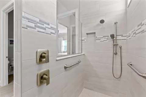 Bath - 2865 Cherry Blossom Loop, Saint Cloud, FL 34771 photo 2 of 5