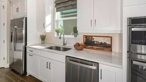 Kitchen - 5409 Spring Moss Ct, Saint Cloud, FL 34771 photo 4 of 5