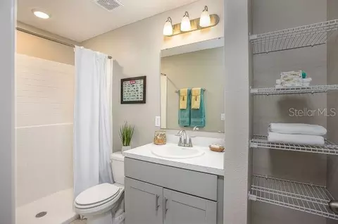 Bath - 621 Broadoak Dr, Dundee, FL 33838 photo 3 of 5