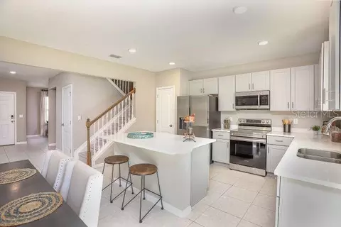 Kitchen - 621 Broadoak Dr, Dundee, FL 33838 photo 4 of 5