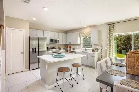 Kitchen - 621 Broadoak Dr, Dundee, FL 33838 photo 5 of 5