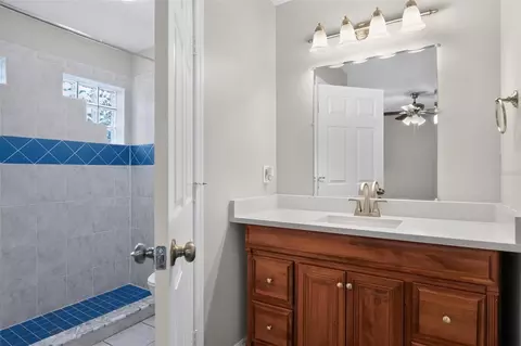 Bath - 3328 Hamlet Loop, Winter Park, FL 32792 photo 2 of 2