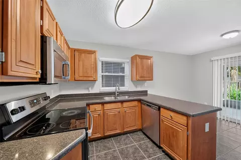 Kitchen - 3328 Hamlet Loop, Winter Park, FL 32792 photo 3 of 4