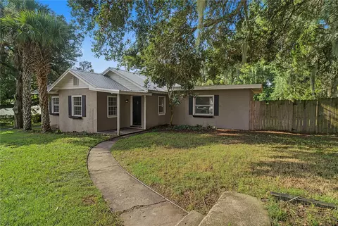 205 E Fountain St, Fruitland Park, FL 34731