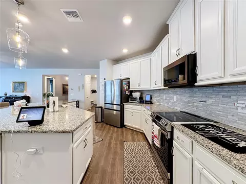 Kitchen - 13222 Moss Grass Way, Riverview, FL 33579 photo 4 of 7