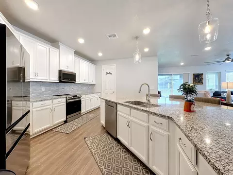 Kitchen - 13222 Moss Grass Way, Riverview, FL 33579 photo 2 of 7