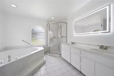 Bath - 4698 NW 110th Ave, Ocala, FL 34482 photo 1 of 4