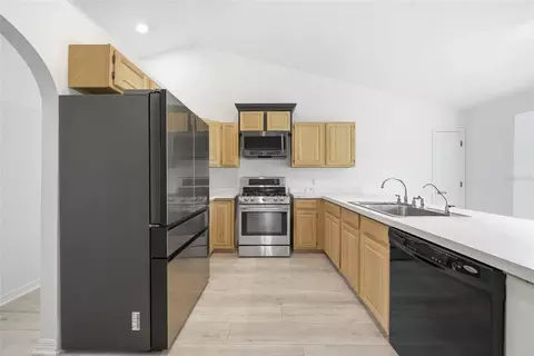 Kitchen - 4698 NW 110th Ave, Ocala, FL 34482 photo 2 of 4