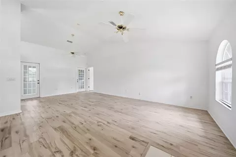 Living - 4698 NW 110th Ave, Ocala, FL 34482 photo 2 of 4