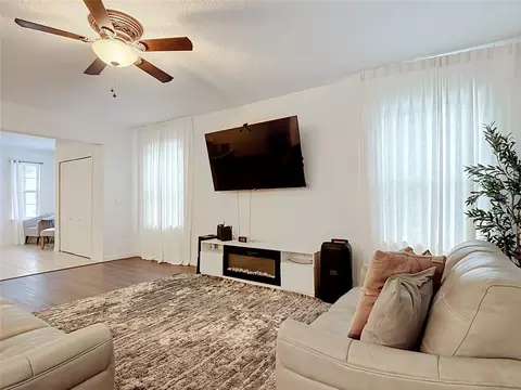 Living - 399 Pinecrest Loop, Davenport, FL 33837 photo 3 of 8