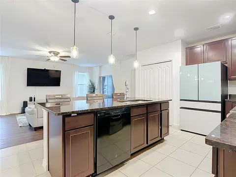 Kitchen - 399 Pinecrest Loop, Davenport, FL 33837 photo 3 of 4