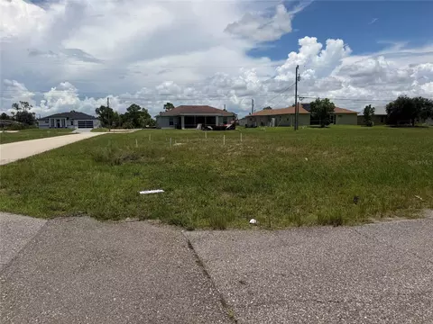 2829 NE 5th Ave, Cape Coral, FL 33909