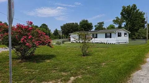 354 Park Dr, Deland, FL 32724