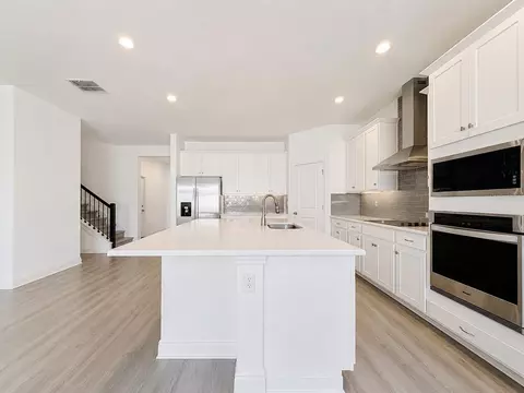 Kitchen - 4485 Davos Dr, Clermont, FL 34711 photo 4 of 9