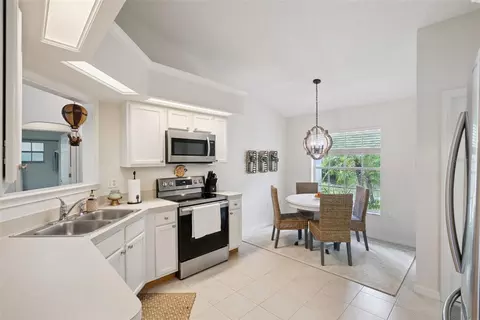 Kitchen - 613 Huron Pl, Mount Dora, FL 32757 photo 2 of 4