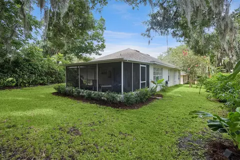 Exterior - 613 Huron Pl, Mount Dora, FL 32757 photo 6 of 8