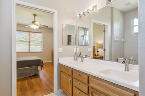Bath - 5121 Moore St, Saint Cloud, FL 34771 photo 2 of 4