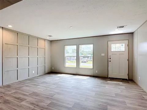 Living - 1626 Tarpon Blvd, Saint Cloud, FL 34771 photo 2 of 2